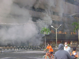 gedung-medan-plaza-terbakar.