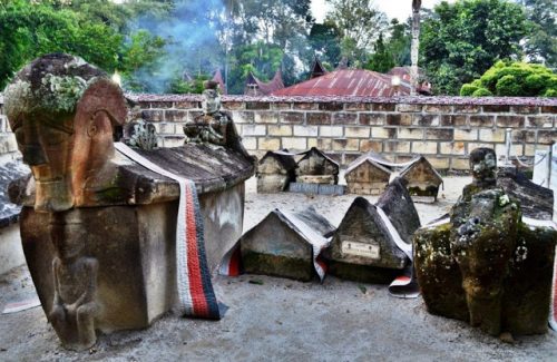Sejarah Makam Raja Sidabutar, Pulau Samosir