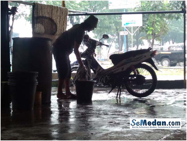 Door Smeer Medan, Peluang Usaha Cuci Motor dan Mobil